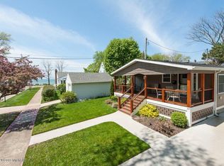 77 Clinton St, South Haven, MI 49090