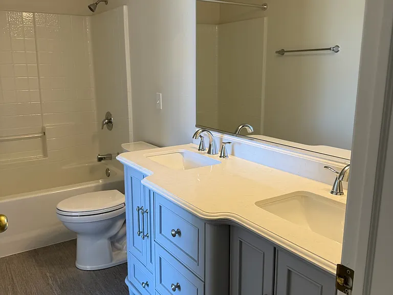 N 2720 E — Photo 10
