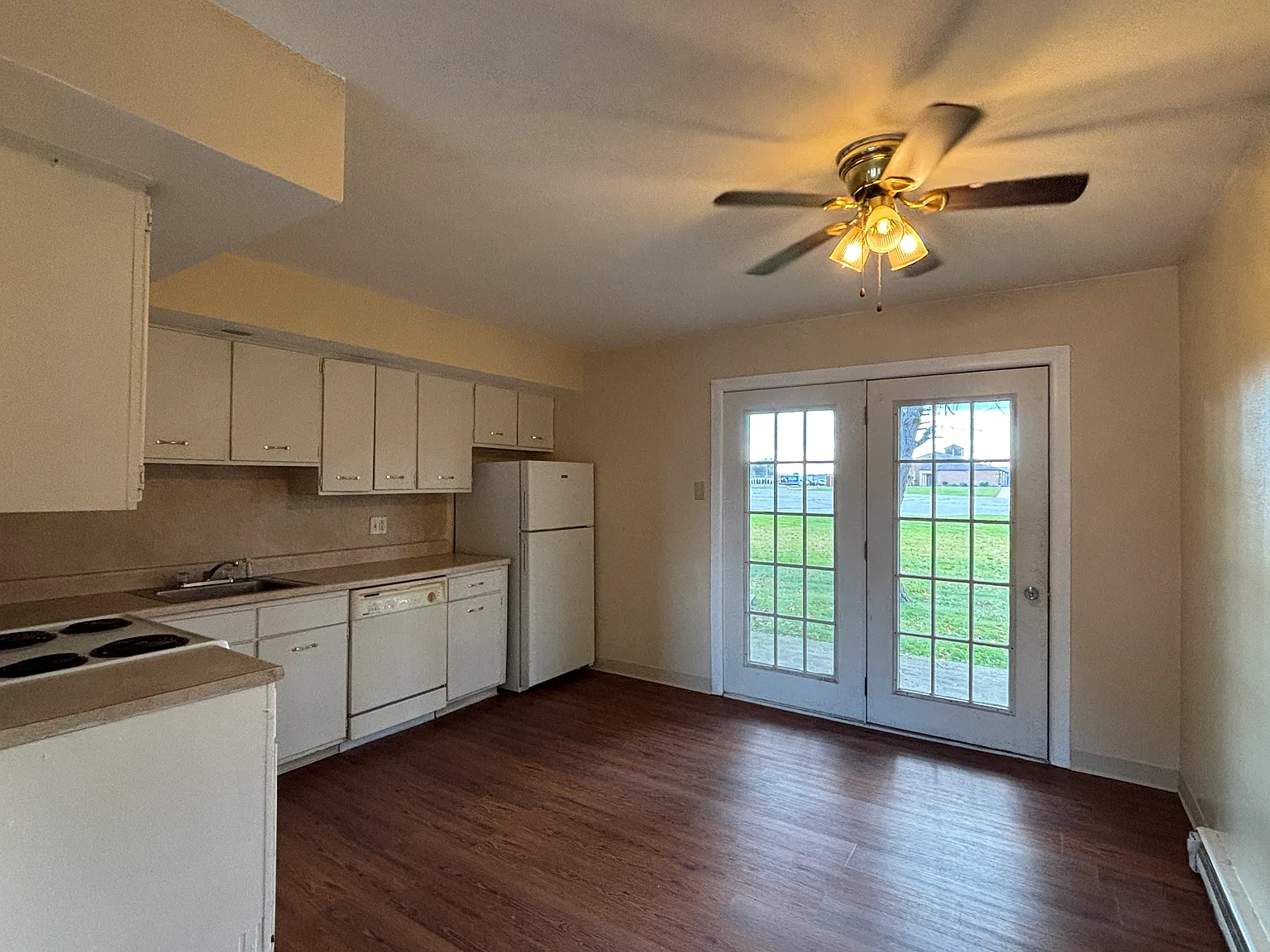 2 bed, 950 sqft, $1,300 — Photo 4