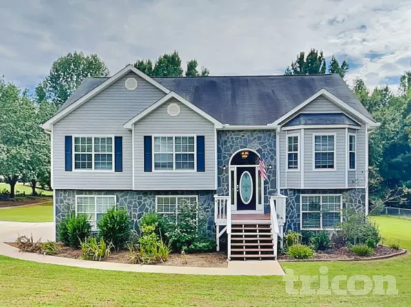 605 Bourbon St, McDonough, GA 30253