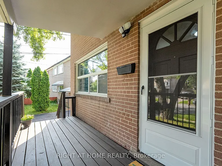 126 Celeste Dr #MAIN — Photo 2