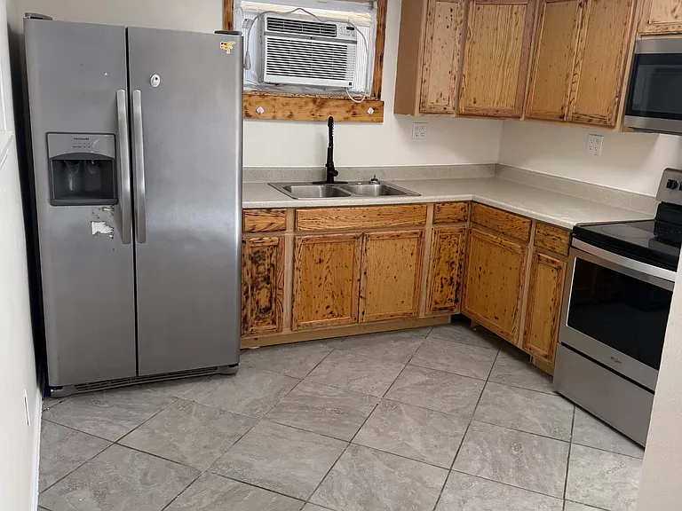 205 Hypathia Ave — Photo 3