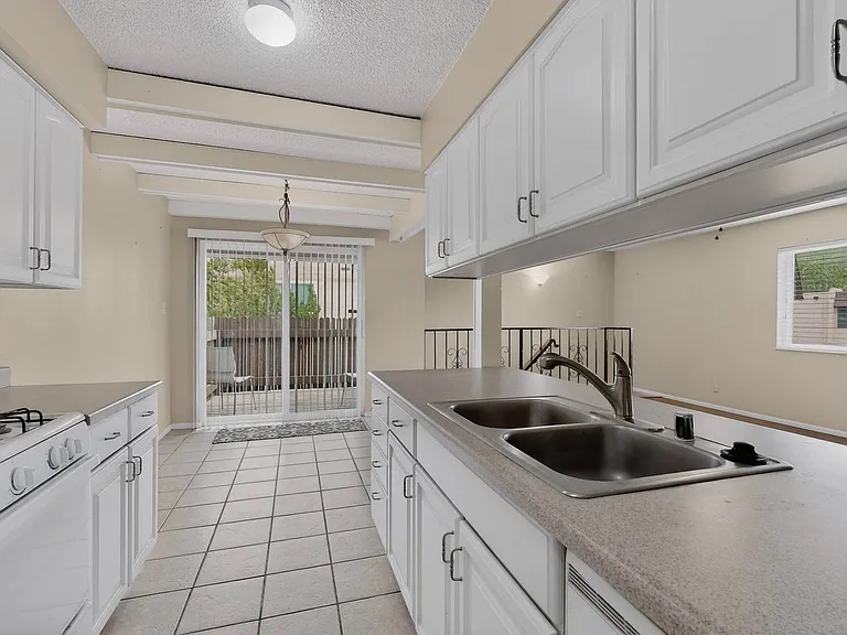 8445 Chambers Ct NE #D — Photo 22