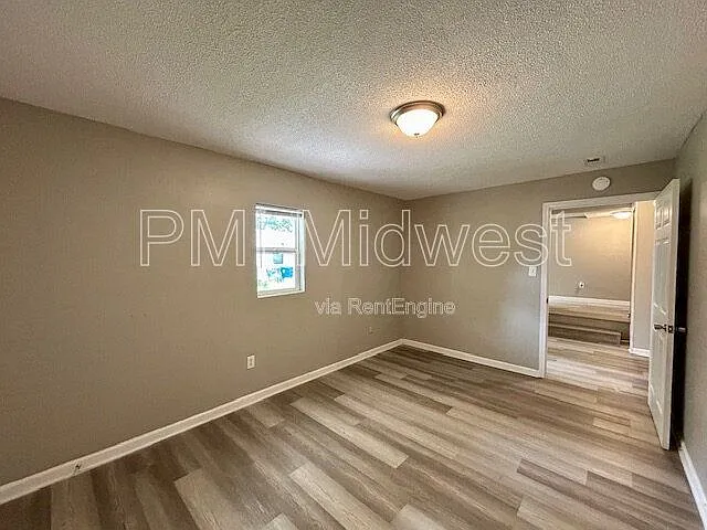 1408 Holland St #B — Photo 15