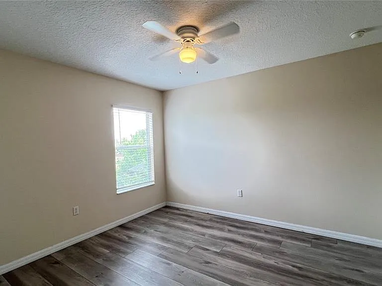 216 Verdi St — Photo 34