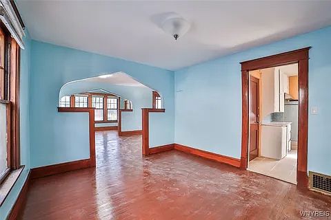 5th image of 47 Weston Ave Floor 1