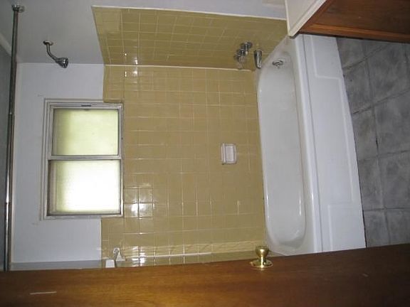 4th image of 3379 Bruceton Ave