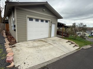 1112 NW Ellis Ave, Pendleton, OR 97801