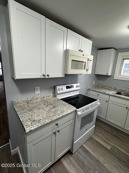 4th image of 534 Hudson Avenue