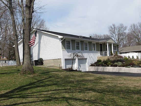 2nd image of 3 Sandy Dr