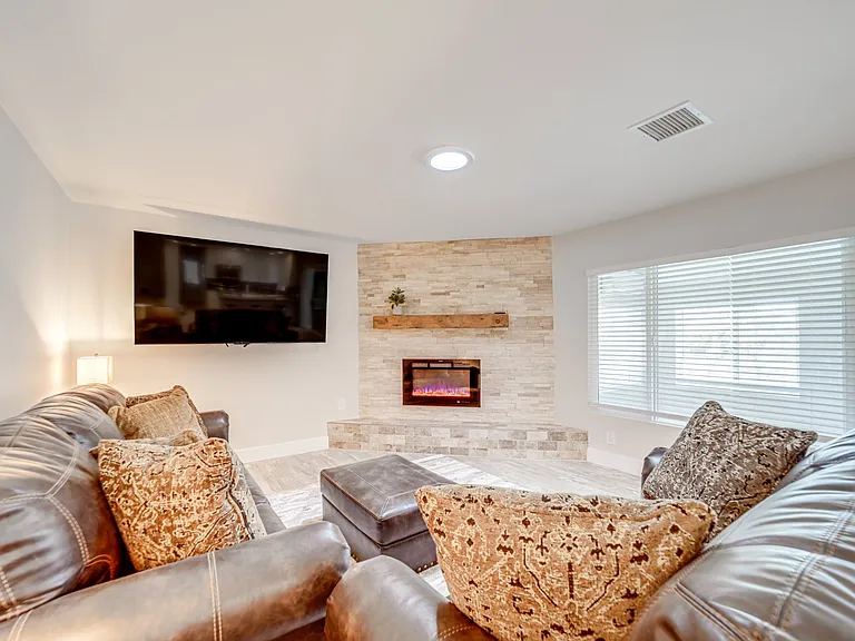 4496 N Montezuma Ave — Photo 7