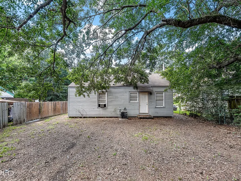 3920 Huston St — Photo 11
