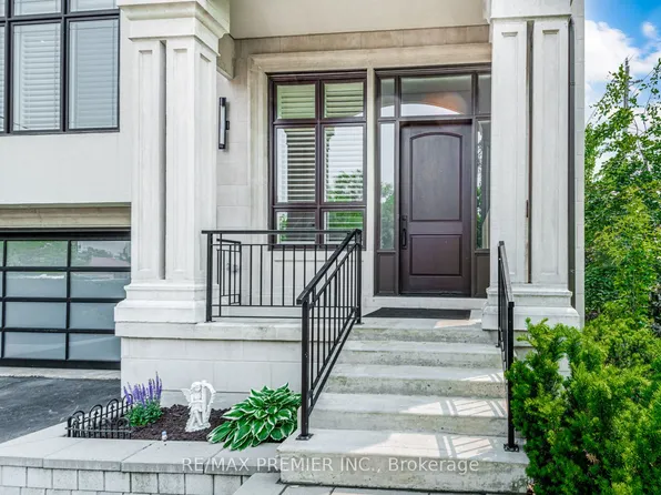 111 Codsell Ave, Toronto, ON M3H 3W2