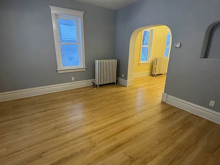 408 W Douglass Ave — Photo 9