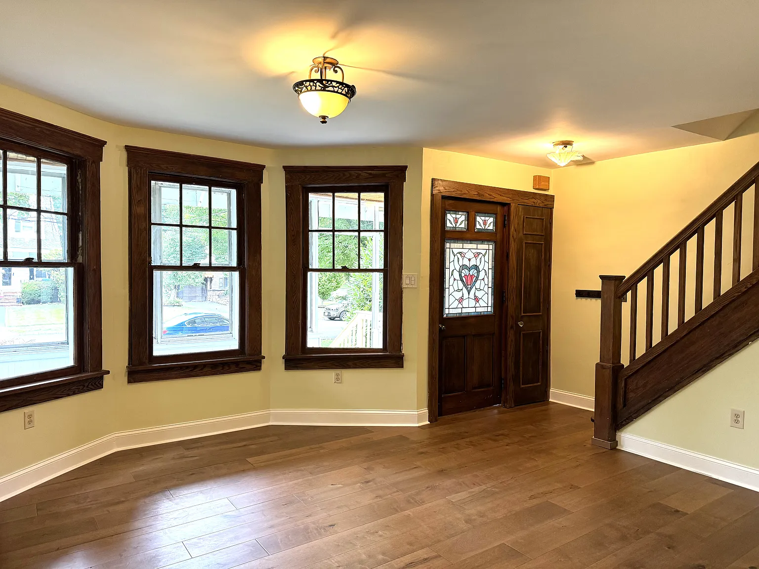 3 bed, 1.5 bath, $4,200 — Photo 4