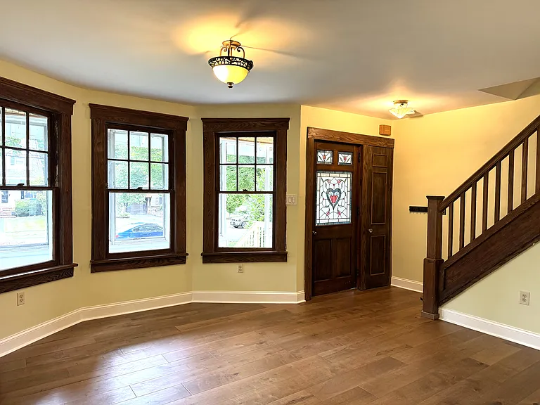 203 Edgar Ave — Photo 4