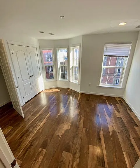 Full Front Bedrom