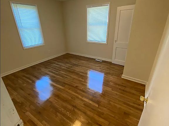 2nd image of 3915 E Chatham Dr