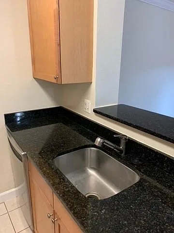 Studio, 496 sqft, $1,550 — Photo 4