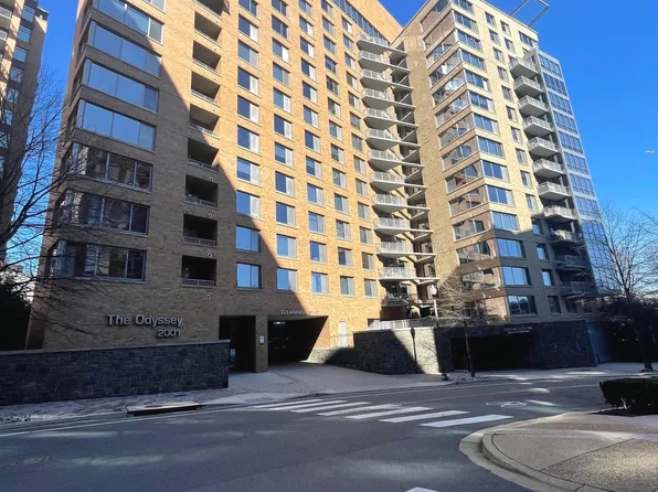 2001 15th St N APT 804, Arlington, VA 22201