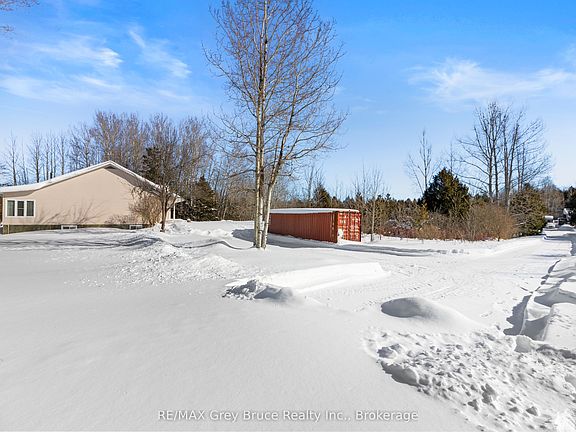 5th image of 20 Cape Hurd Rd