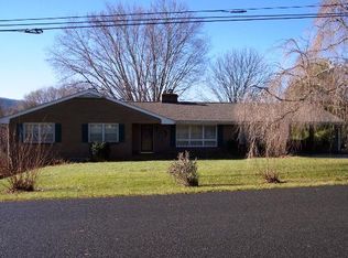 1804 Monte Vista Dr, Pulaski, VA 24301