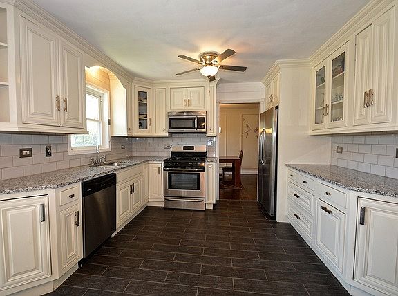 2nd image of 13051 S Pueblo Ct
