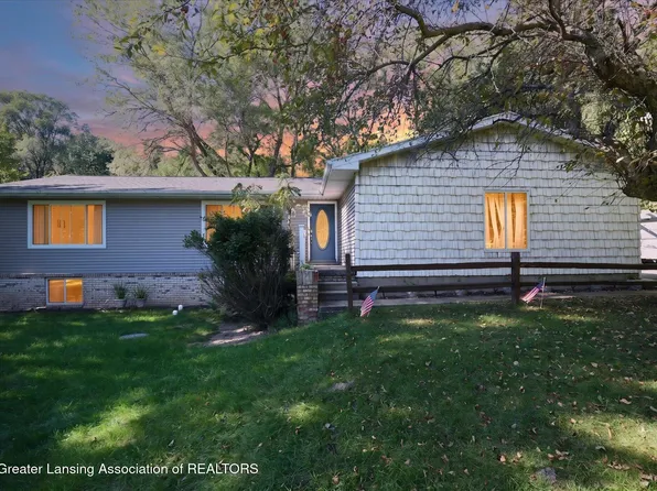 4561 Sandstone Dr, Williamston, MI 48895
