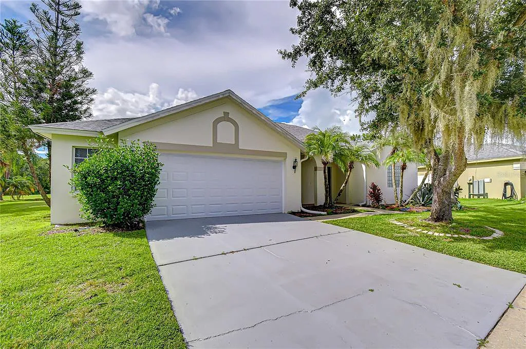 4 bed, 3.0 bath, 2222 sqft, $2,795 — Photo 4