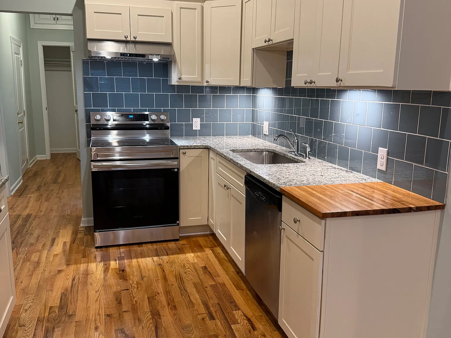 2 bed, 932 sqft, $1,350 — Photo 3