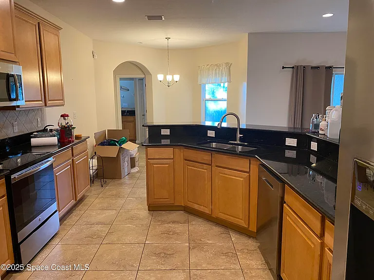 Easton Forest Cir SE — Photo 9