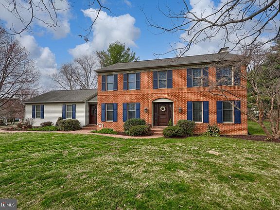 2nd image of 131 Milton Cir