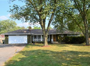 7N667 Williams St, Roselle, IL 60172