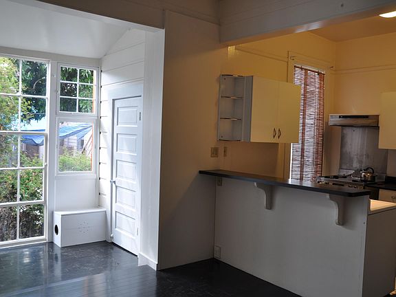 4th image of 62 Kissling St