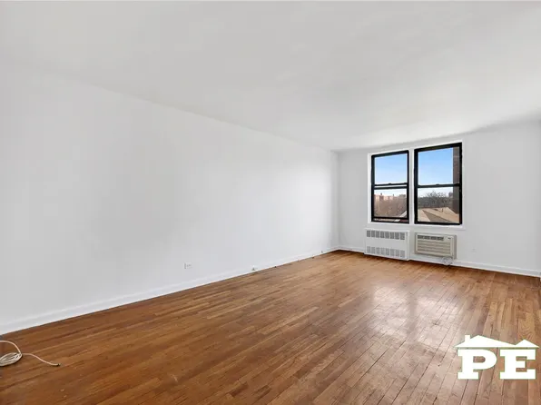 414 Elmwood Avenue image 7 of 26