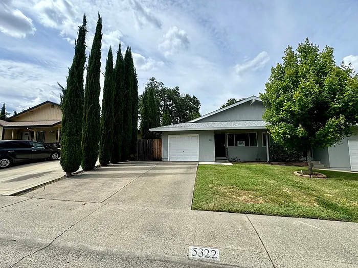 5322 Castle St — Photo 2