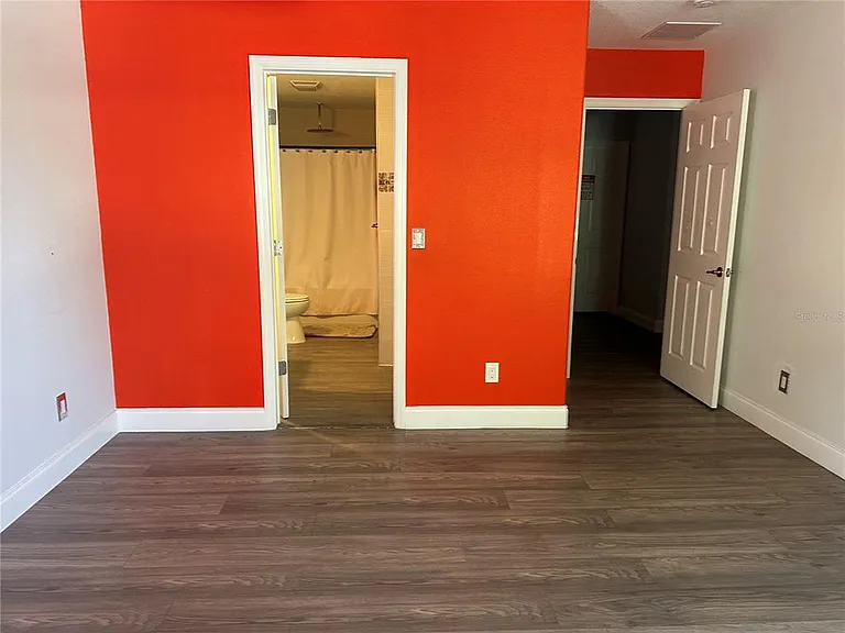 10018 Chorlton Cir — Photo 49
