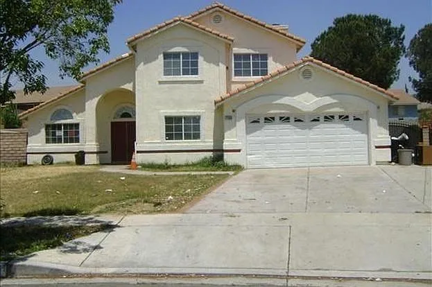 3 bed, 2.5 bath, 1596 sqft, $3,295 — Photo 1