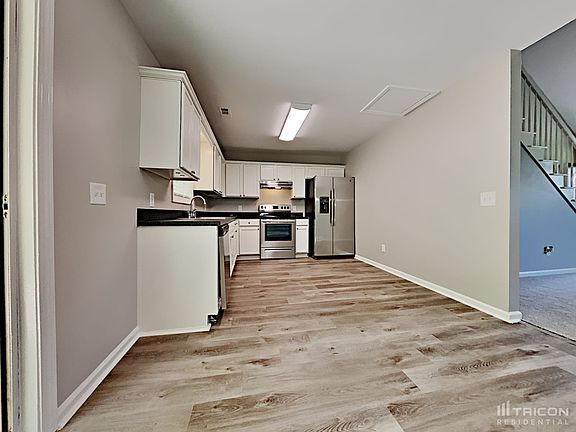 5th image of 127 Richmond Dr