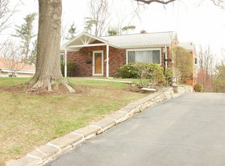 676 Rolling Green Dr, Bethel Park, PA