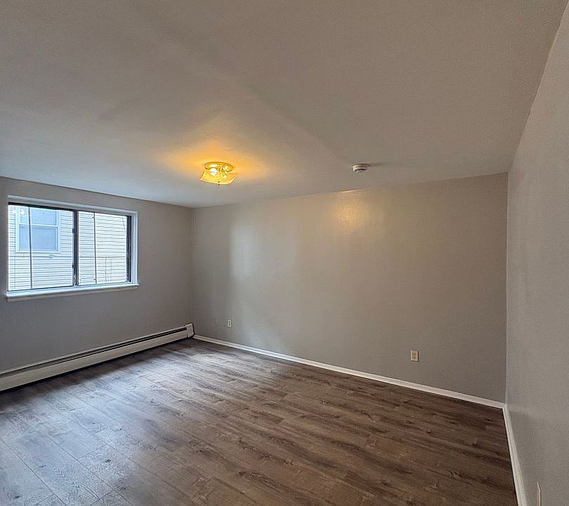 2nd image of 112 16th Ave APT 15