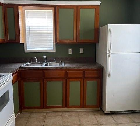 2nd image of 1614 Ryon St #A