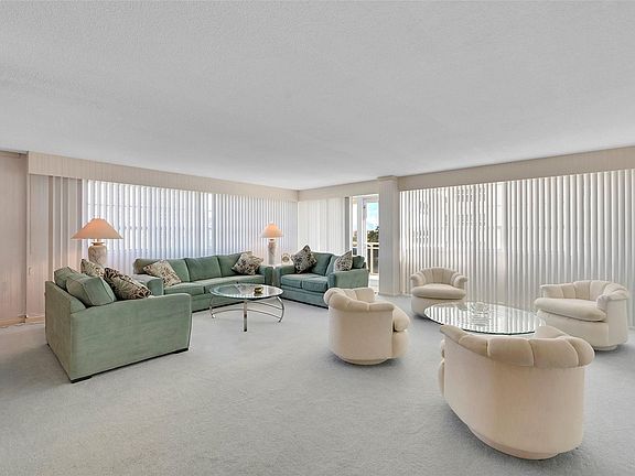 4th image of 3430 Galt Ocean Drive #401
