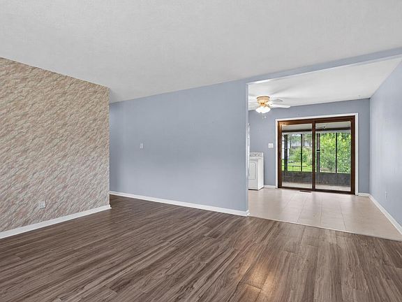 2nd image of 3471 Greenlawn Dr