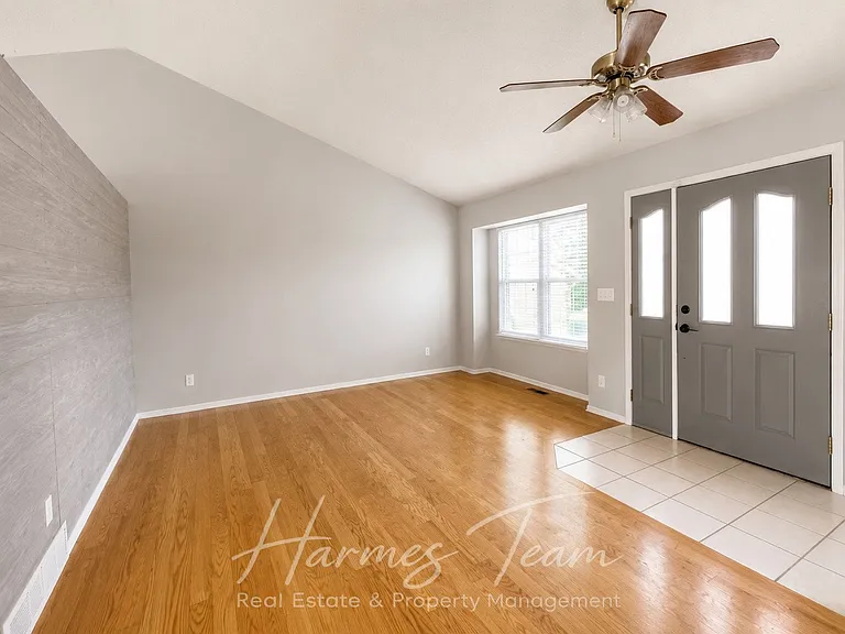 5960 Grapevine Dr — Photo 6