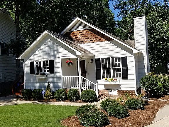 Lots of nice landscaping