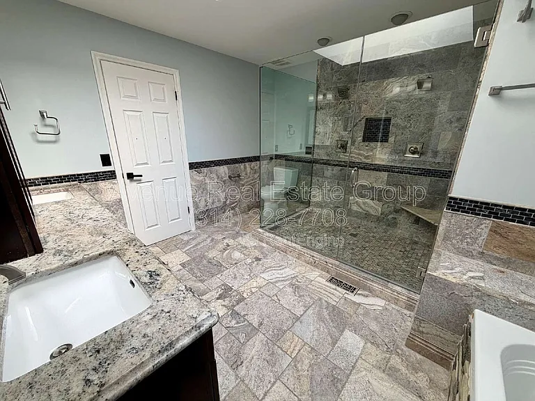 15812 Cedarmill Dr — Photo 13
