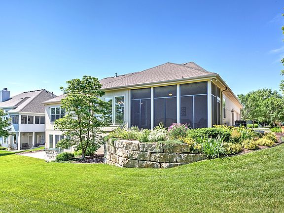 3rd image of 2504 SW Winterwood Cir