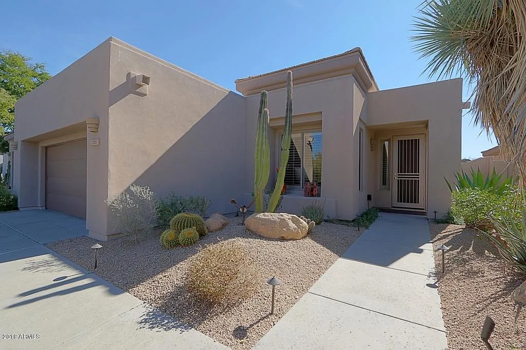 2 bed, 2.0 bath, 1974 sqft, $3,000 — Photo 2