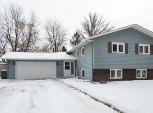 2505 Walnut Cir, Moorhead, MN 56560
